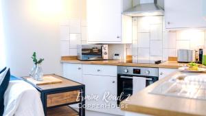 Kuchyň nebo kuchyňský kout v ubytování Designer apartments for City Breaks in Chester