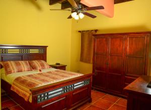 Letto o letti in una camera di West Bay Lodge and Spa