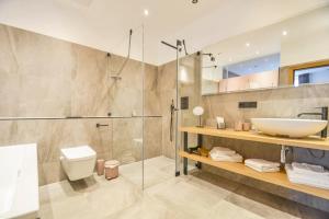 Ένα μπάνιο στο Luxury Apartments "R6 Tegernsee" +113 φωτογραφίες
