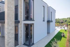 Το κτήριο όπου στεγάζεται  η βίλα