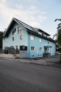 Budova, kde se aparthotel nachází