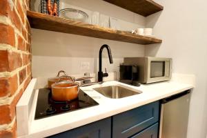 Gallery image of The Prince Suite at Prince Street Inn in Alexandria