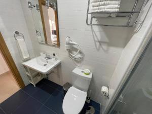 Koupelna v ubytování Royal Suites Estepona by Croma
