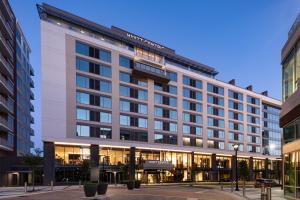 uma representação do centro da cidade de Hampton Inn Dublin em Hyatt Centric Charlotte SouthPark em Charlotte