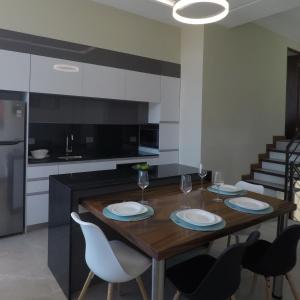 Una cocina o zona de cocina en Cozy private Apartment, Mirador Escazú -Great view-