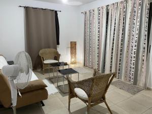 Χώρος καθιστικού στο Tranquil Country Condo
