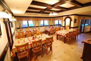 Gallery image of Nobillis - Carpathian Residence in Peştera +35 photos