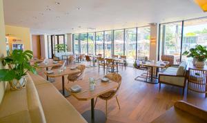 Flamingo Resort & Spa Santa Rosa Sonoma, Tapestry by Hilton餐厅或其他用餐的地方