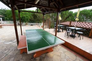 Stolní tenis v ubytování La Fabbrichina nebo okolí