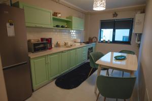 Фотография из галереи La Stejari Apartment в Сучаве +23 фотографии