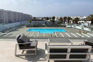 Bazén v ubytování Oasis View Lanzarote nebo v jeho okolí