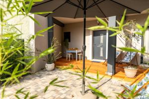 Ogród w obiekcie Boutique house Istria with pool and fireplace