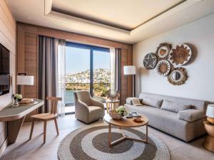 The Bodrum Hotel Yalikavak - MGallery Collection的休息区