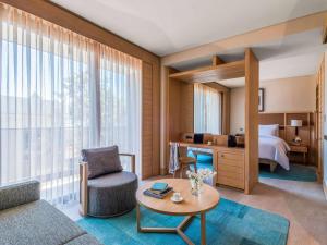 The Bodrum Hotel Yalikavak - MGallery Collection的休息区