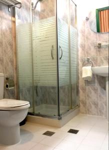 Koupelna v ubytování Regency Hotel Hebron