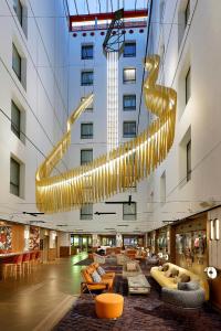 Reštaurácia alebo iné gastronomické zariadenie v ubytovaní Hard Rock Hotel Madrid