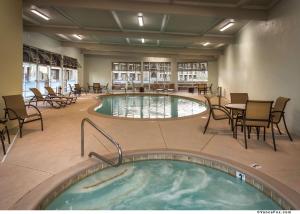 Swimming pool sa o malapit sa Best Western Hoover Dam Hotel - SE Henderson, Boulder City