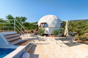 Bazén v ubytování Planetarium nebo v jeho okolí