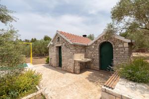 Fotografia z galérie ubytovania Villa Barbara - Olive Paradise, with chlorine-free pool v destinácii Vela Luka