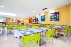 Gallery image of Hotel Servigroup Pueblo Benidorm in Benidorm