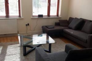Charming flat in Golders Green with parking space