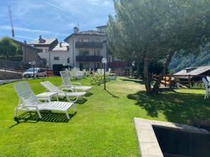 Κήπος έξω από το Hotel Triolet