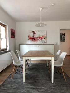 Posezení v ubytování Fuchsbau-Goldbach + 14 fotografií
