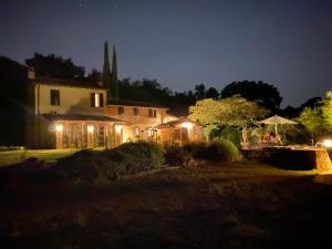 Vonkajšia záhrada v ubytovaní Country Suite Home