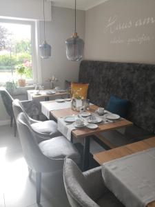 Posezení v ubytování Hotel garni Haus am Meer