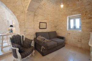 A seating area at WePuglia - Trulli Brillina