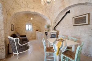 A seating area at WePuglia - Trulli Brillina
