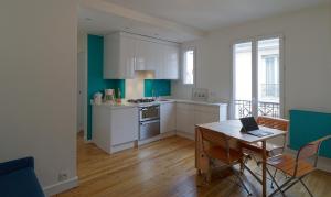 Kjøkken eller kjøkkenkrok på Quiet apartment near Montmartre