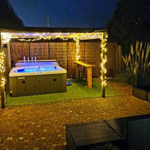 Gallery image of De Corner van Zeeland met jacuzzi in Sint Annaland