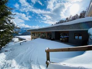 Gallery image of Alp Resort Ski In/Ski Out - 4.5 Zimmerwohnung für max. 7 Personen in Laax-Murschetg