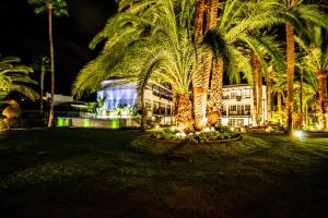 A garden outside Eden Meloneras by TAM Resorts