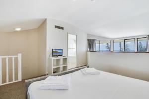 Postel nebo postele na pokoji v ubytování ALEX BEACH RESORT-317/428