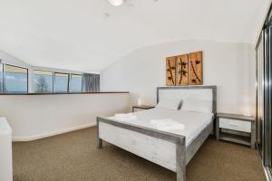 Postel nebo postele na pokoji v ubytování ALEX BEACH RESORT-317/428