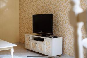 Μια τηλεόραση ή/και κέντρο ψυχαγωγίας στο CENTRAL LVIV HOUSE +11 φωτογραφίες