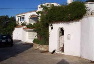 Casa Jazmin, Roses – Updated 2022 Prices