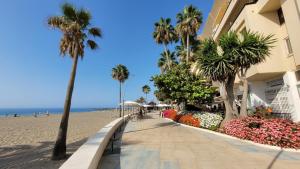 Fotografia z galérie ubytovania FREE parking, 40 meters from the beach, WI-FI, AC v destinácii Estepona