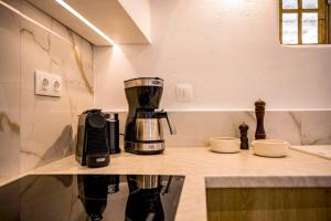 Coffee and tea making facilities at CasaCarma I, privater Pool, Boho-Design, Tradition