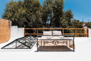 A balcony or terrace at CasaCarma I, privater Pool, Boho-Design, Tradition