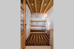 A bed or beds in a room at CasaCarma I, privater Pool, Boho-Design, Tradition