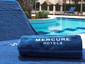 Hotel Mercure Alger Aéroport tesisinde veya buraya yakın yüzme havuzu