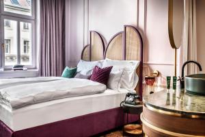 Hotel Josefine 객실 침대