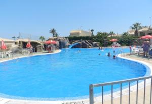 Kolam renang di atau di dekat Playa flamenca