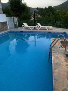Swimming pool sa o malapit sa Casa Rural Guadiaro