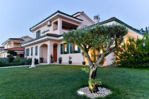 Vonkajšia záhrada v ubytovaní Villa Luciana Spa House, Buje