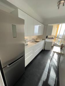 Kuchnia lub aneks kuchenny w obiekcie Apartamento edificio Goya