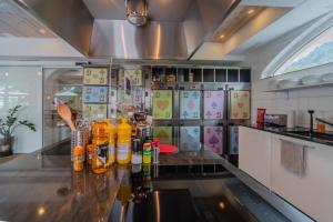 Köök või kööginurk majutusasutuses GRAND your home with common kitchens with self check-in
